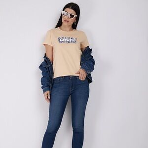 Levi's Logo || Woman’s Plus size Printed Crew Neck T-Shirt size 2X